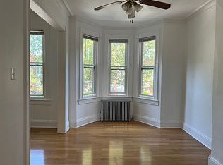 190 Seeley St FLOOR 2, Brooklyn, NY 11218