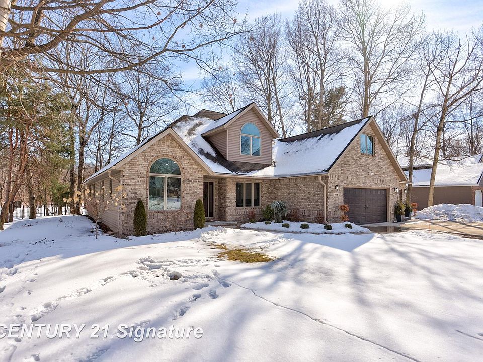 1st image of 1915 Lake Circle Dr E