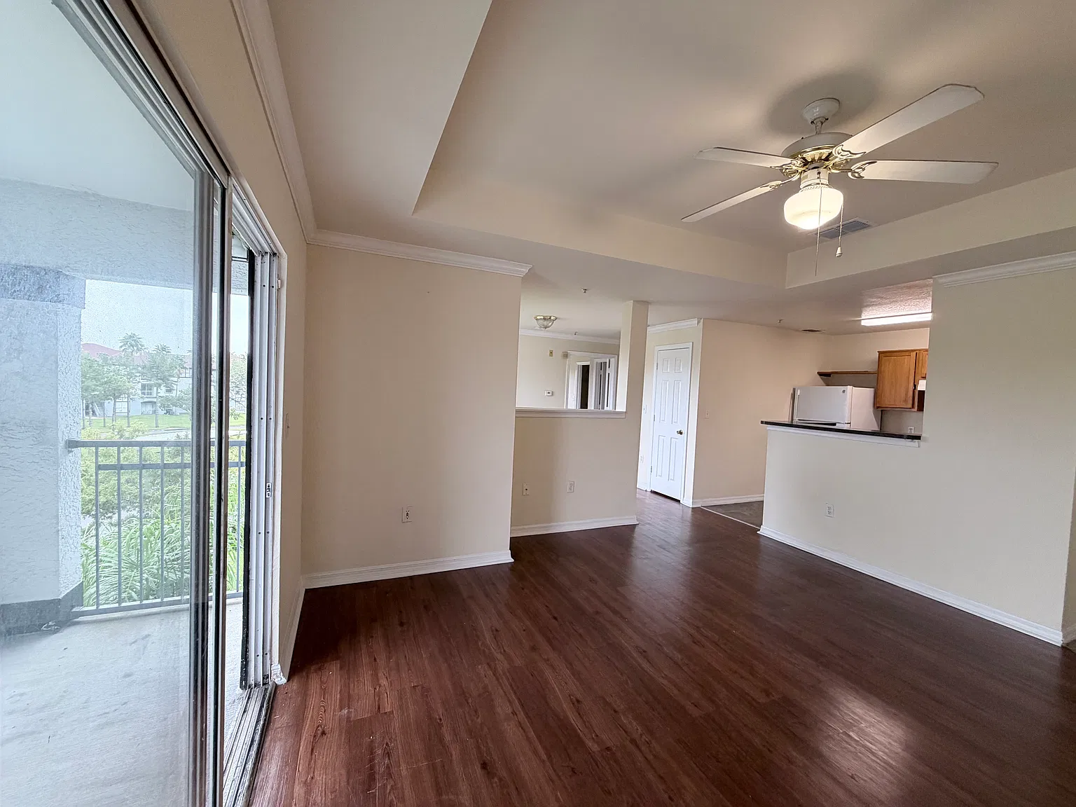 1 bed, 768 sqft, $1,300 — Photo 3