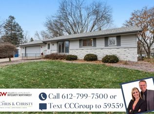 5177 Red Oak Dr, Mounds View, MN 55112