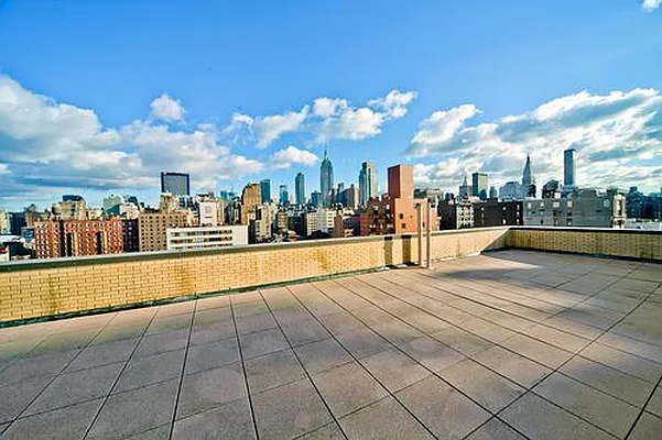 Rented by Bank Neary | media 15