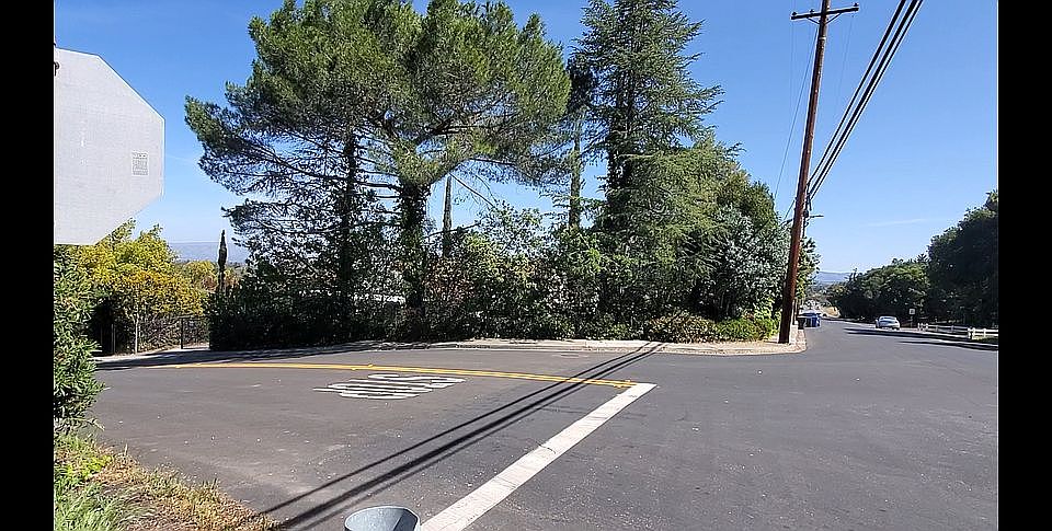 1st image of 15185 Blossom Hill Rd