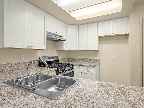 4th image of 12737 Rosecrans Ave #278