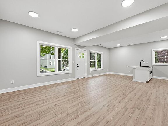 5th image of 307 W Dewald St
