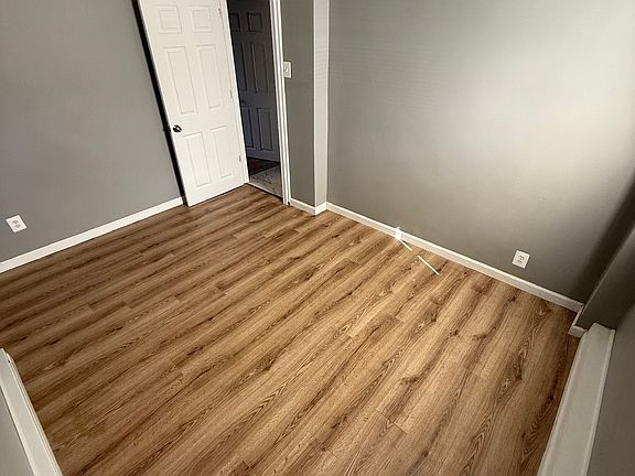5th image of 109 W Grand St APT 1