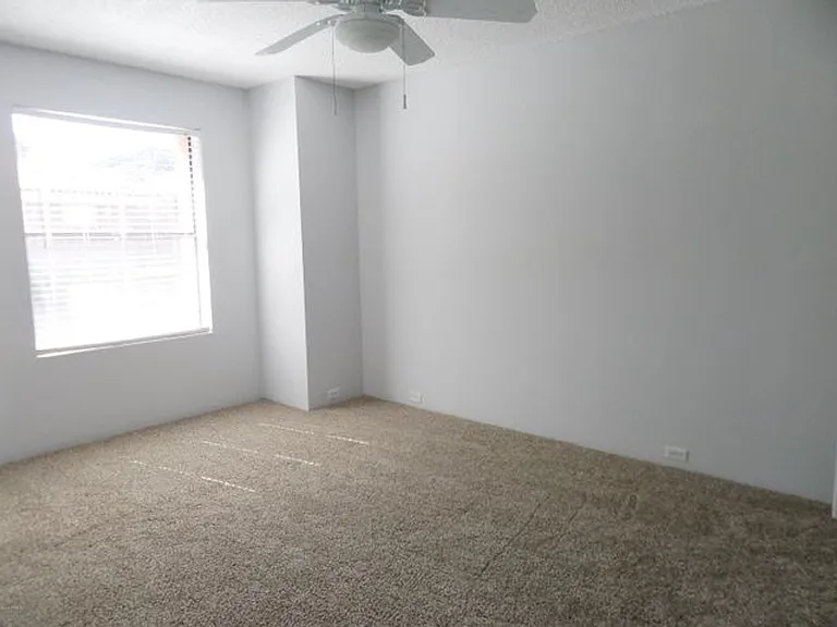 10427 N 10th St #3 — Photo 8