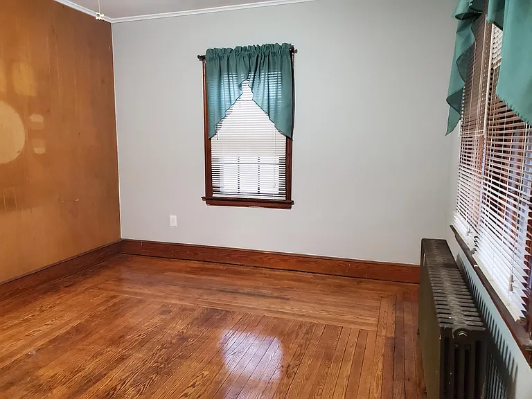 183 Laurel St — Photo 6