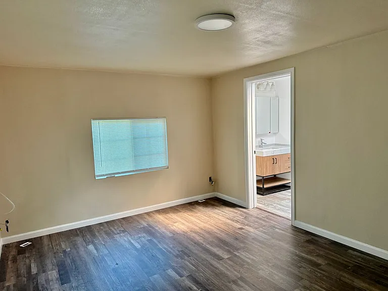 22784 Grand Ave — Photo 21