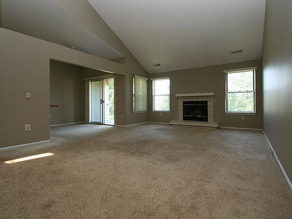 2nd image of 812 Eagles Chase Dr