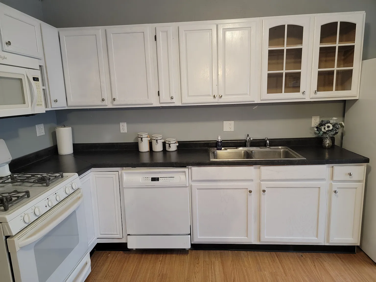 3 bed, 1000 sqft, $1,850 — Photo 3