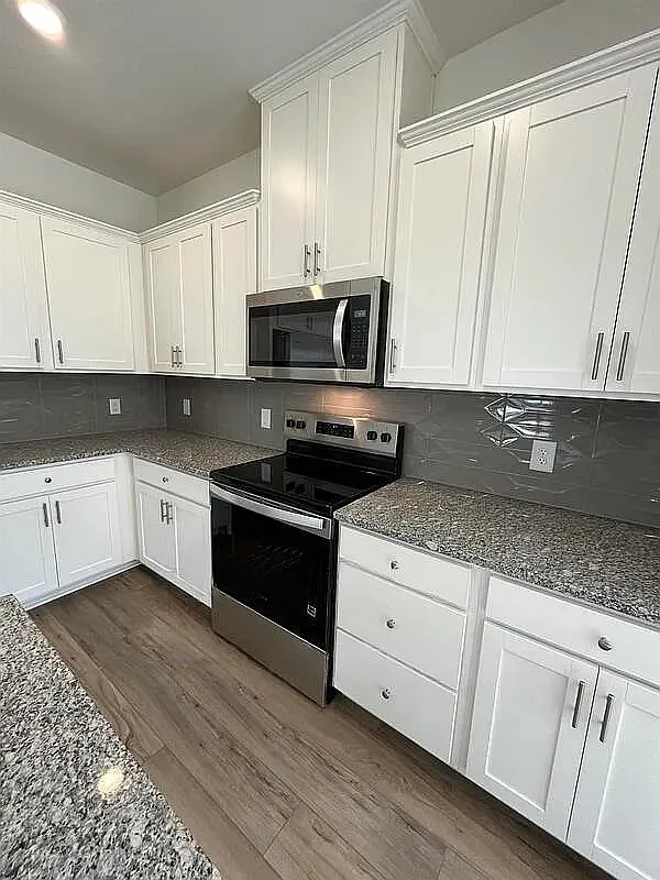 3 bed, 2.5 bath, 1487 sqft, $1,960 — Photo 1