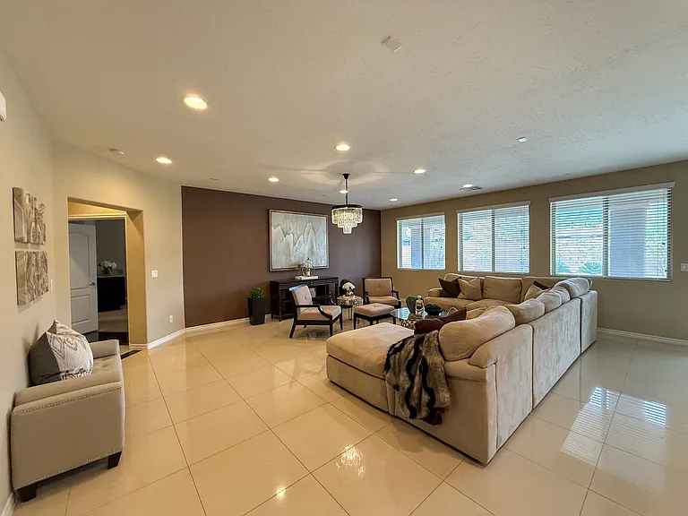 7276 White Bloom Ave — Photo 5