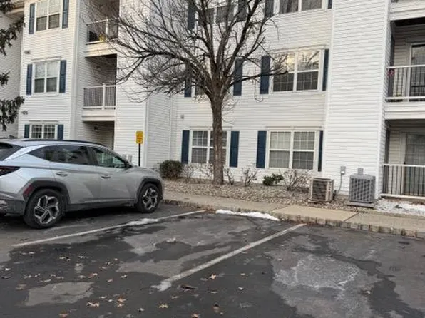 513 Waterford Dr, Edison, NJ 08817