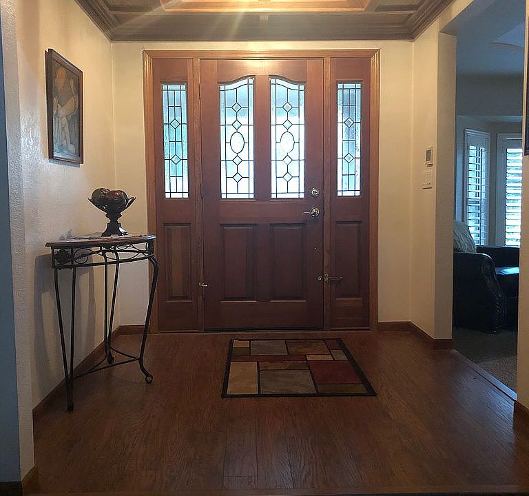 2nd image of 315 E Sunnyside Ct
