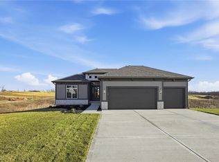 9419 N Belleview Ave, Kansas City, MO 64155