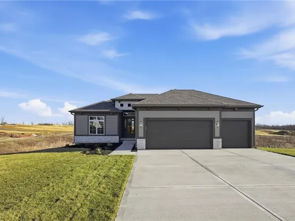 9419 N Belleview Ave, Kansas City, MO 64155