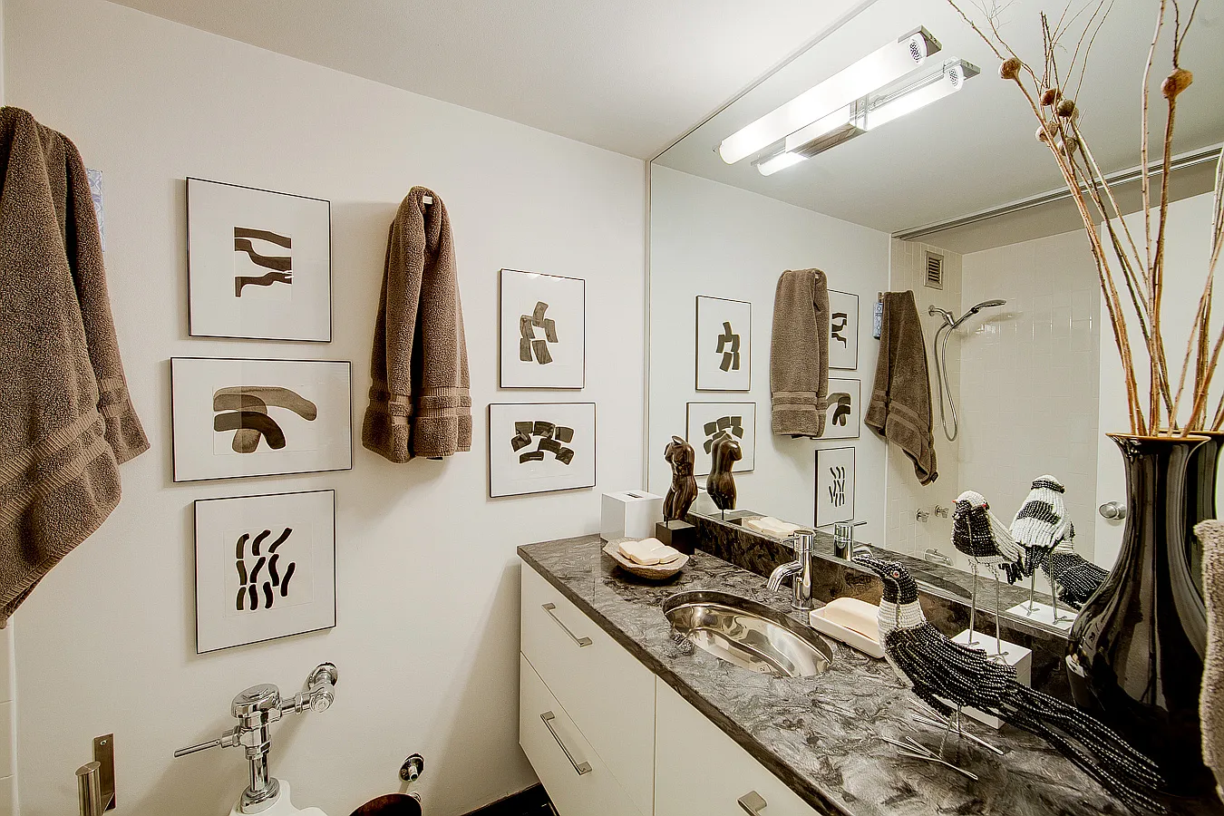 1300 E Lafayette St APT 411 photo 1