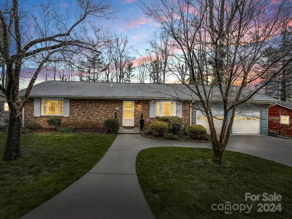 320 Armstrong Ave, Hendersonville, NC 28739