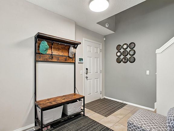 3rd image of 38 Red Tail Way