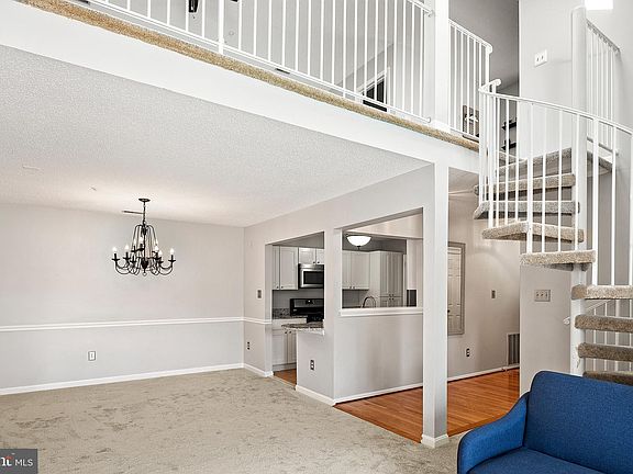 3rd image of 10010 Vanderbilt Cir #129
