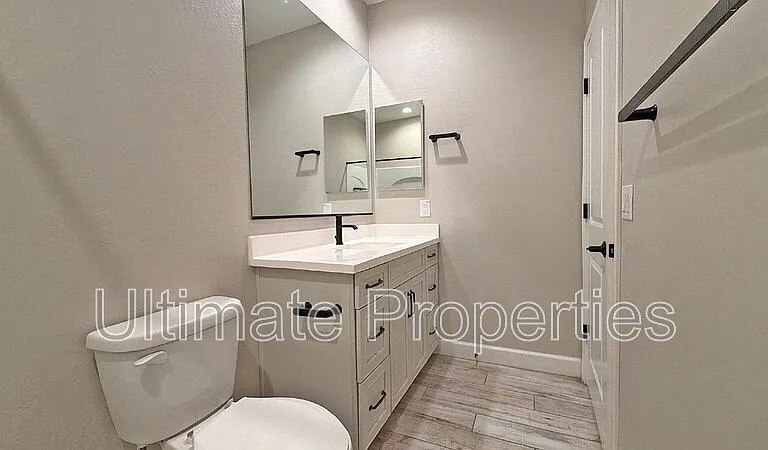 835 N 110th Ave — Photo 23