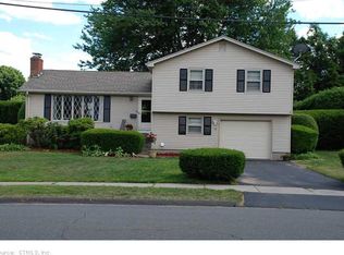 35 Grissom Dr, West Hartford, CT 06110
