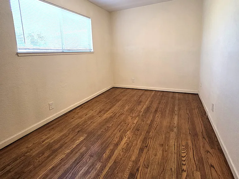 1714 Saint Charles St #B — Photo 7