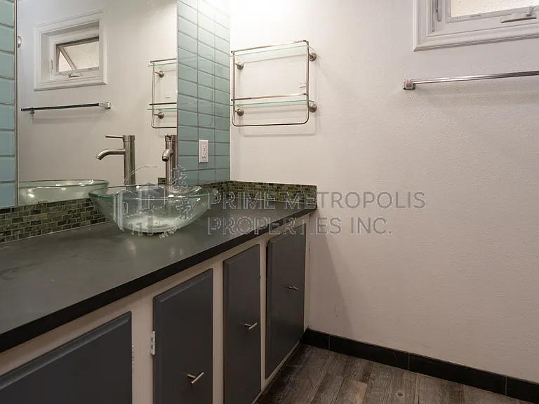 10706 Lakeside Ave NE — Photo 11