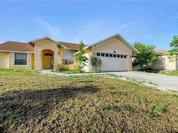 3rd image of 706 SW 11th Ter