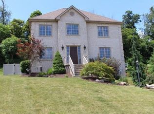 3008 Shady Timber Ln, Clairton, PA