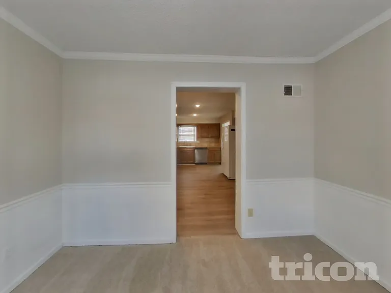 11009 W 131st St — Photo 5