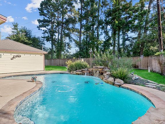2nd image of 12910 Chriswood Dr