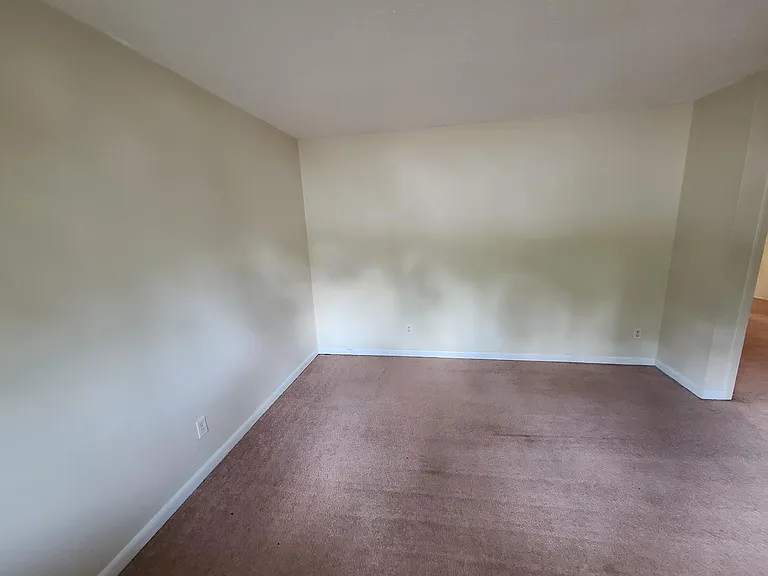 612 Platinum St — Photo 10
