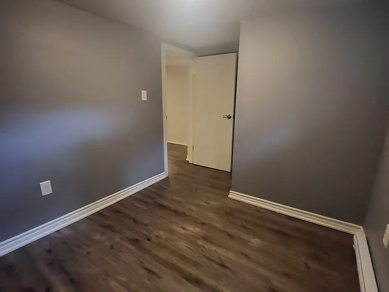 1 Wychwood Rd #BASEMENT — Photo 13