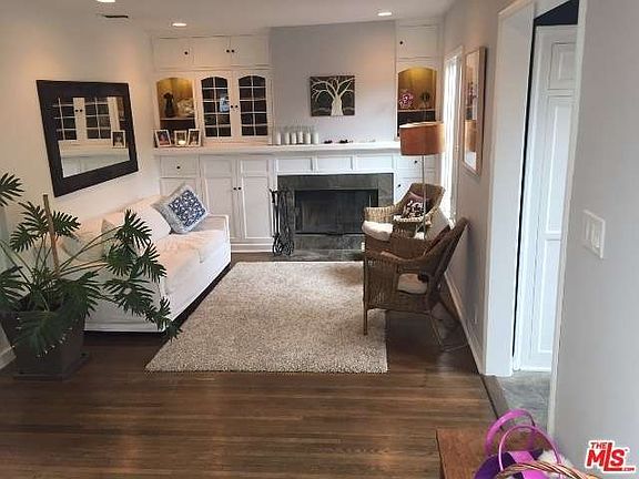 3rd image of 807 Crestmoore Pl #1