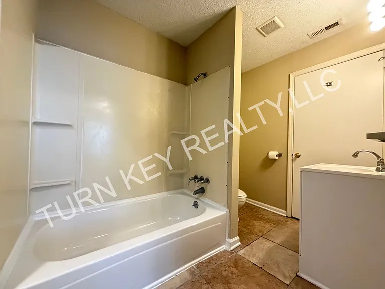 127 Avalon Ave — Photo 15