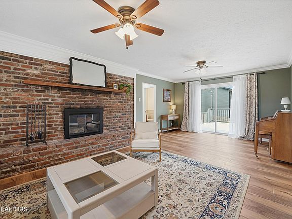 5th image of 1900 Northwood Dr