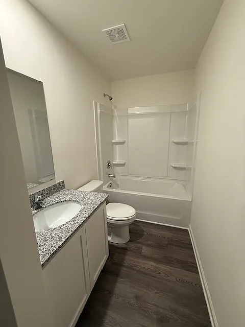 4 bed, 2.5 bath, 1755 sqft, $1,850 — Photo 3