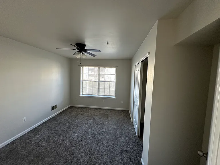 300 Waters Edge Dr #300 — Photo 4
