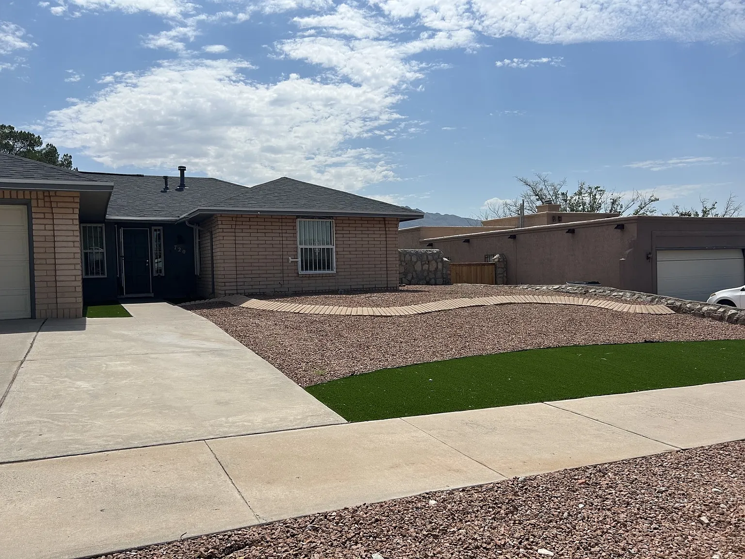 720 Espolon Dr — Photo 2
