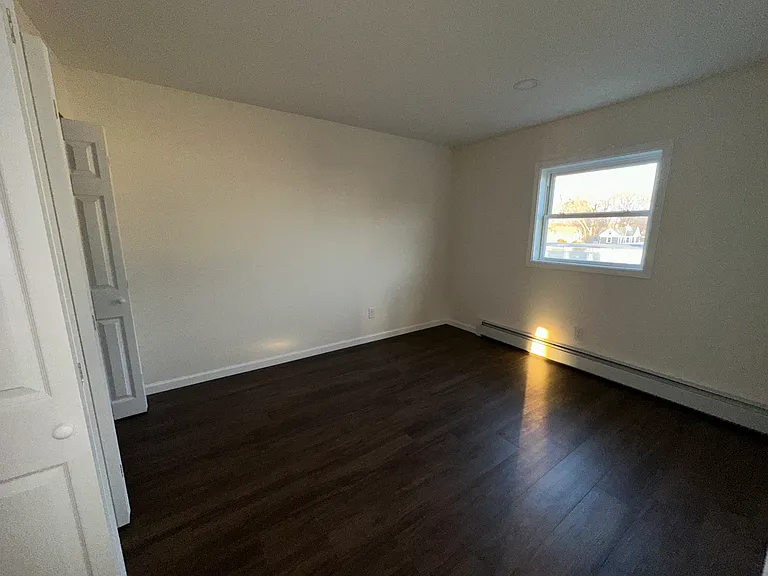 596 E Main St #1 — Photo 4