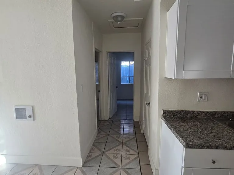 302 Sycamore Rd #C — Photo 5