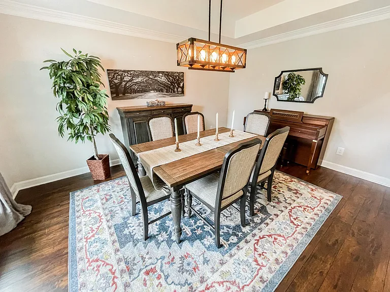 1010 Vanguard Dr — Photo 4