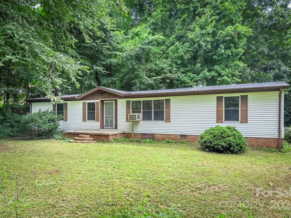 2515 Davis Mountain Rd, Hendersonville, NC 28739