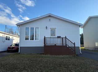 26 Gordon St, Gander, NL A1V1Z9