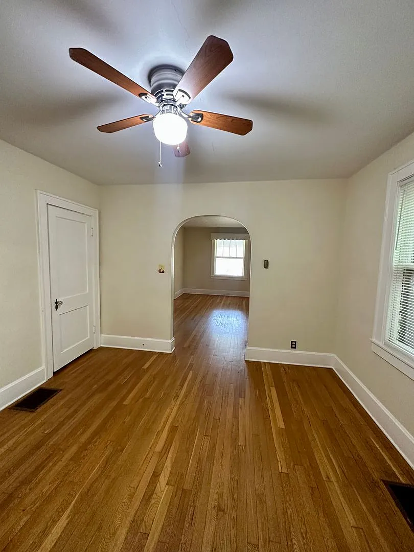 Pre-Leasing UK Fall Semester 2026 — Photo 4