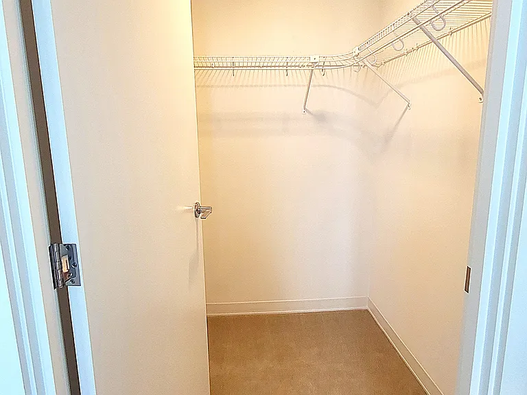 987 Queen St #2100 — Photo 13