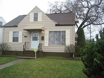 13317 Highlandview Ave photo 1