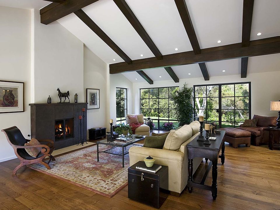 Spacious Living Room