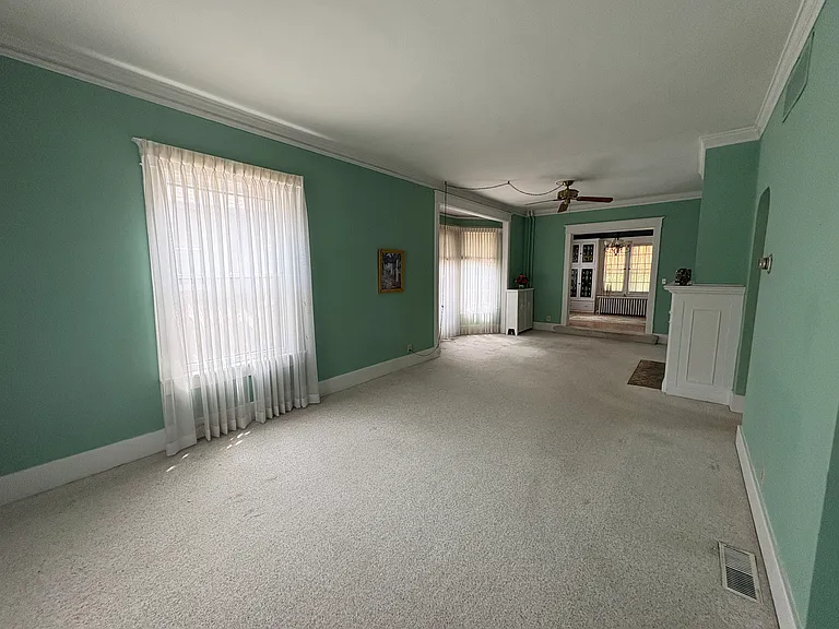 1210 N Vermilion St #1 — Photo 6